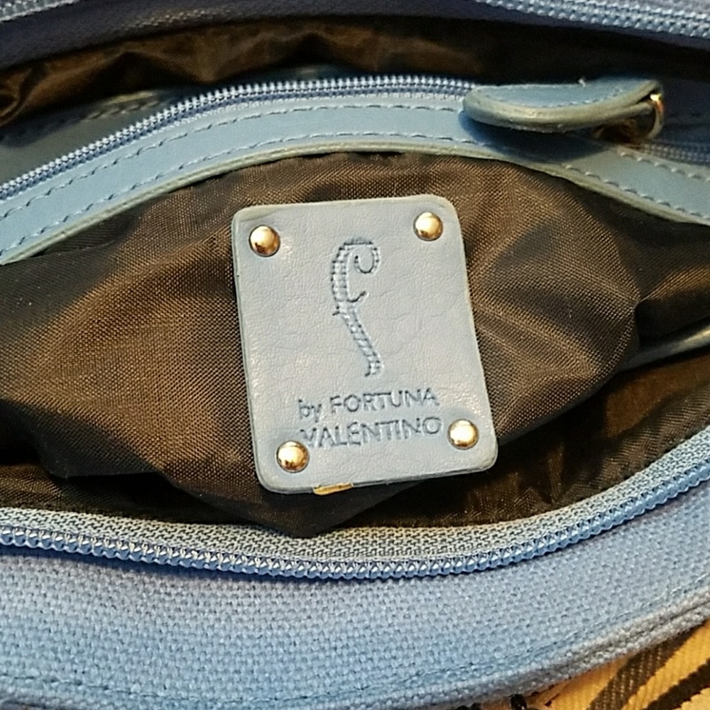 f by fortuna Valentino Canvas Purse. - Picture 3 of 8